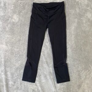 Lululemon Women’s Black Cropped Leggings Size 4